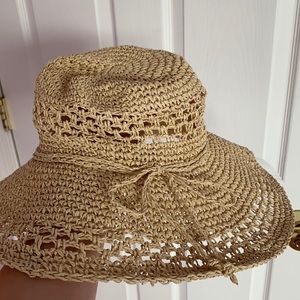 Forever 21 floppy beach hat, never worn